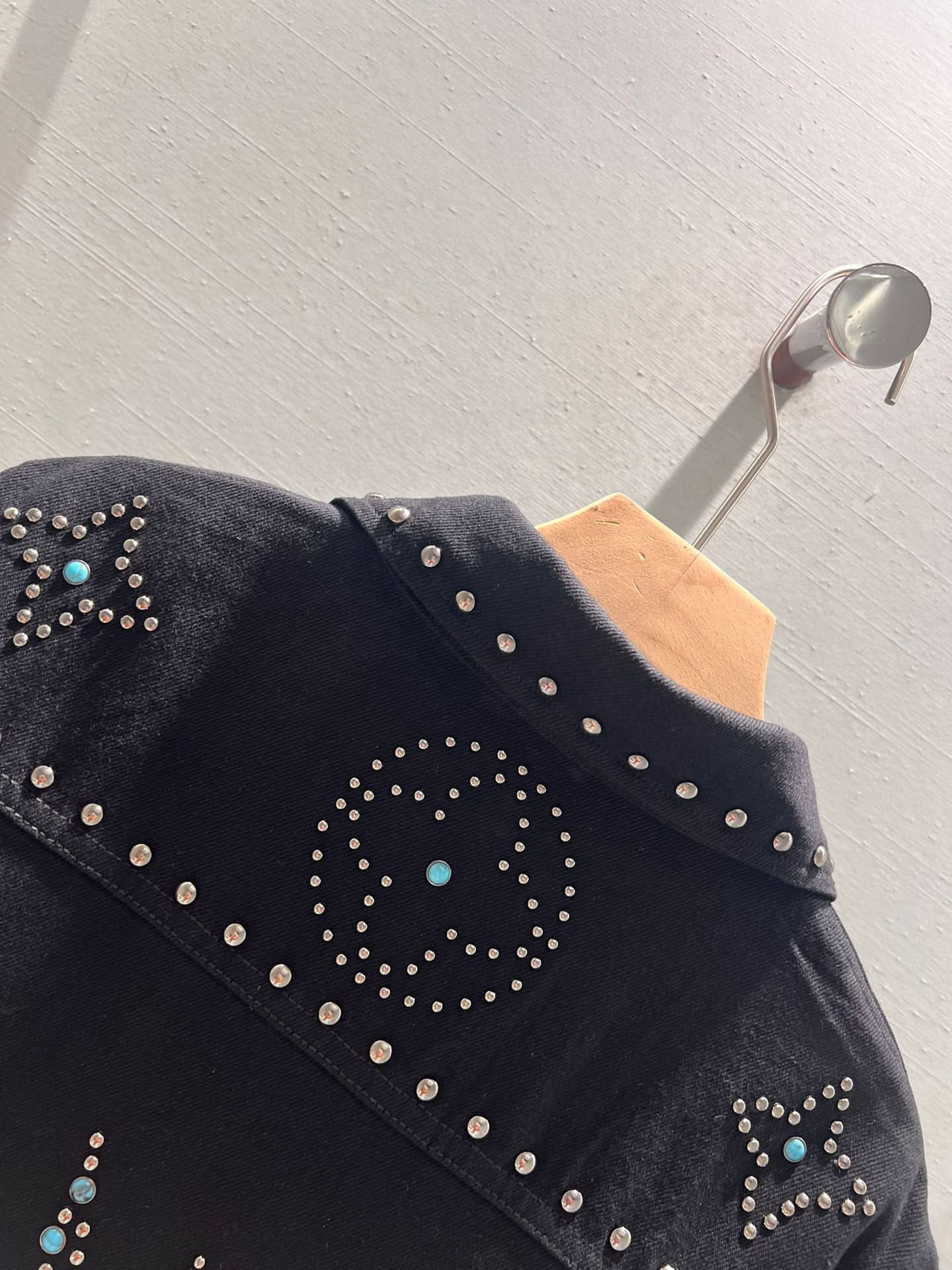 24ss latest denim jacket rivet pattern