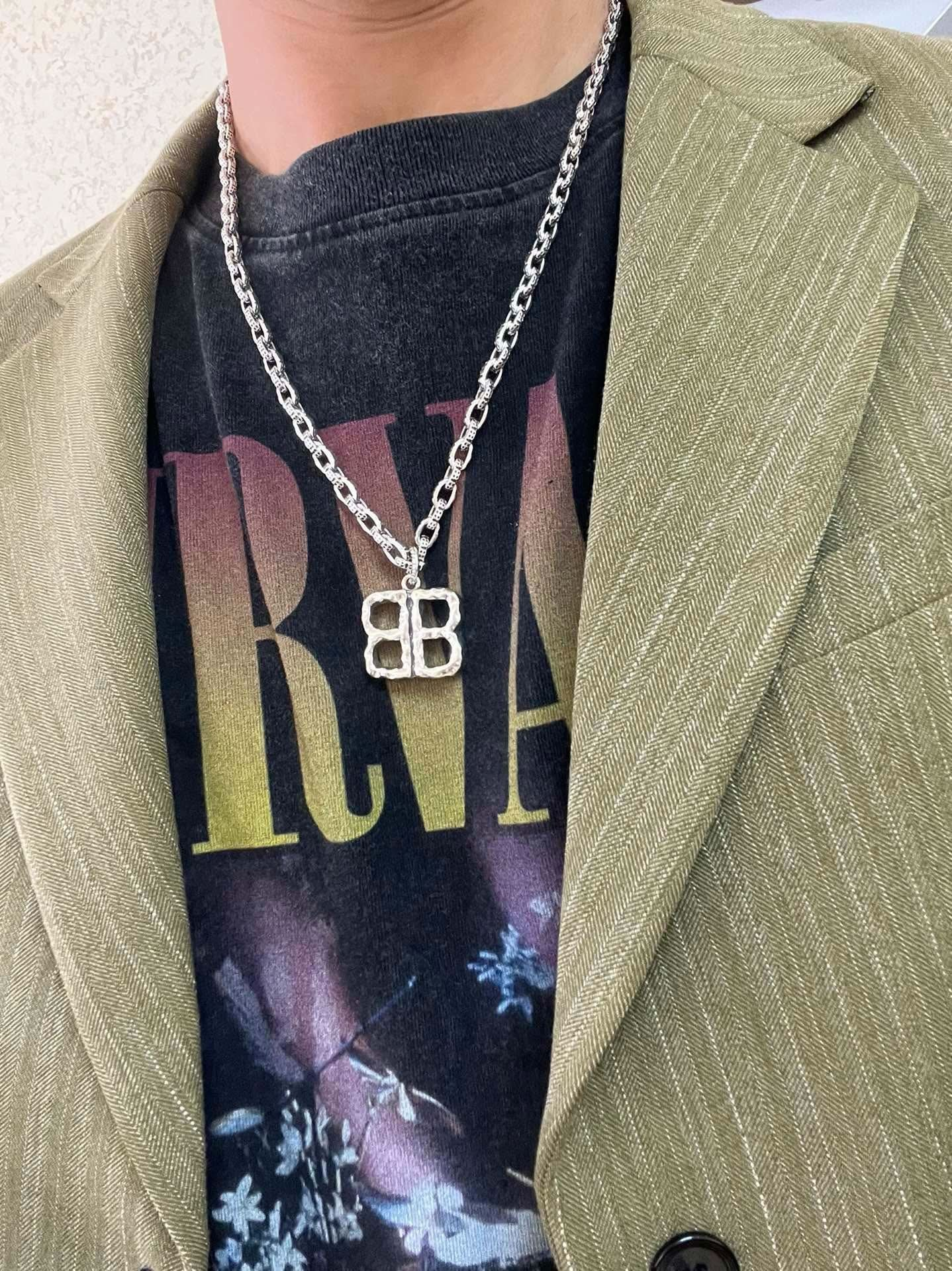 Balenciaga  NECKLACE