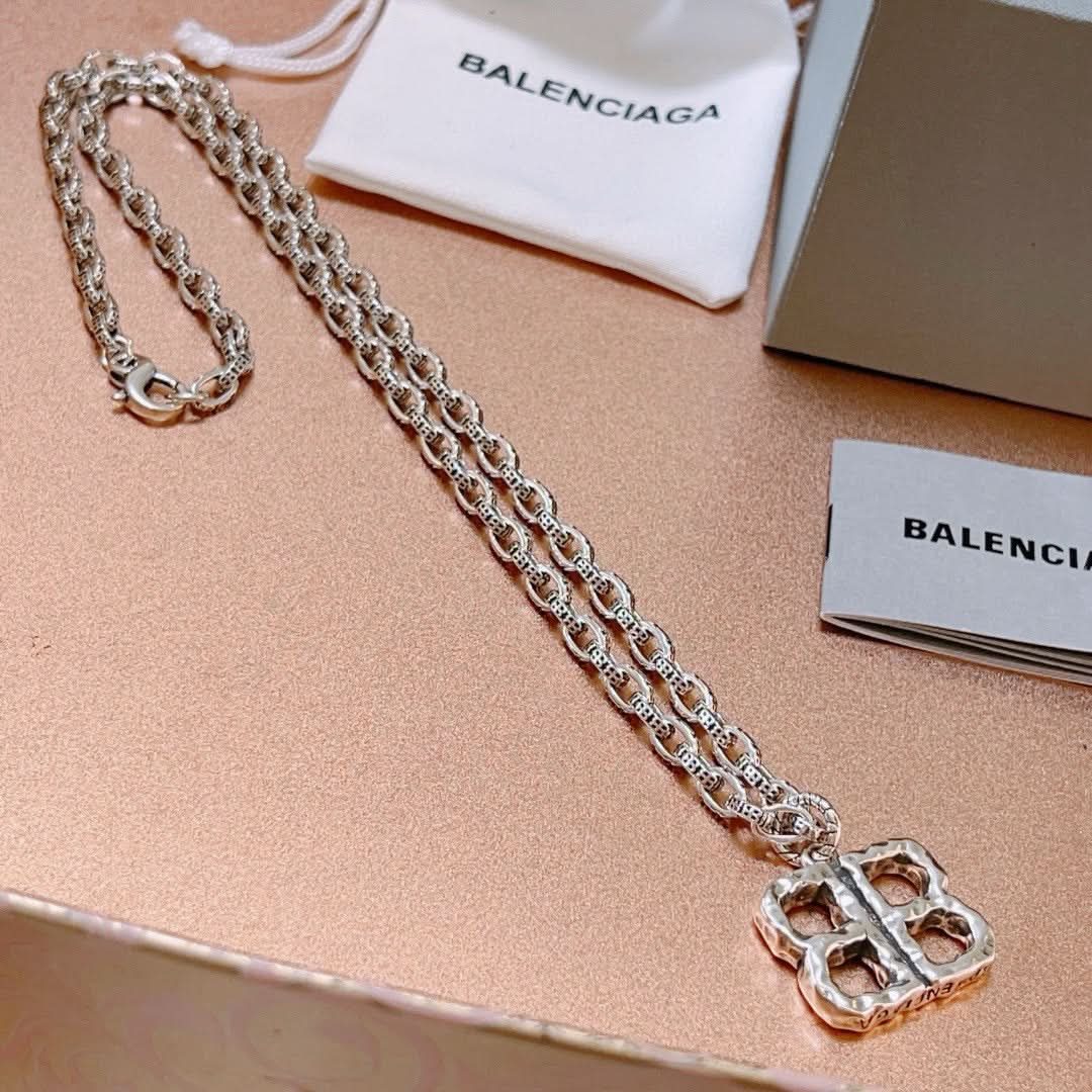 Balenciaga  NECKLACE