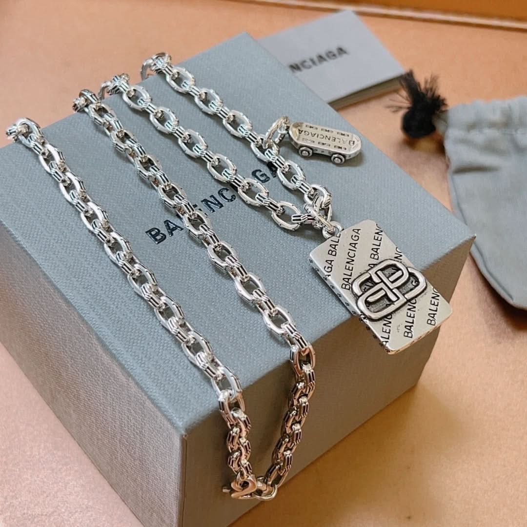 Balenciaga  NECKLACE