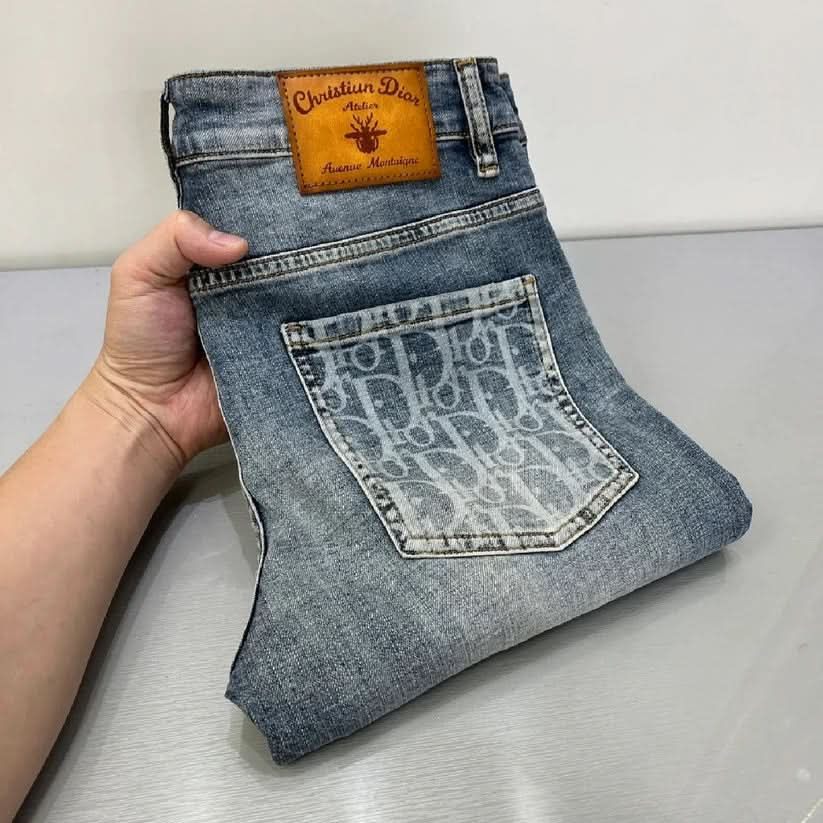 Dio Classic ripped logo jeans