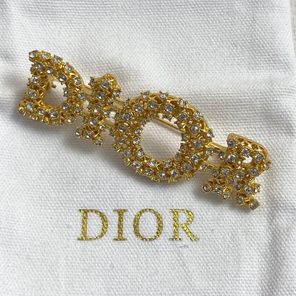 Dio Brooch Artistry | Express Your Unique Style with Grace