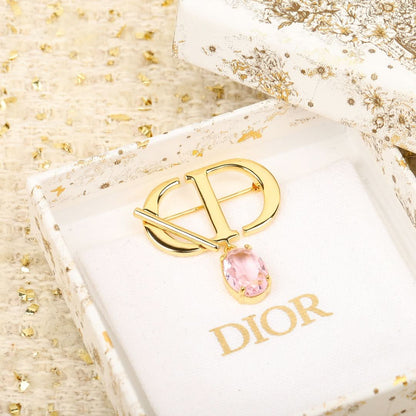 DIO Brooch Elegance | A Subtle Touch of Luxury