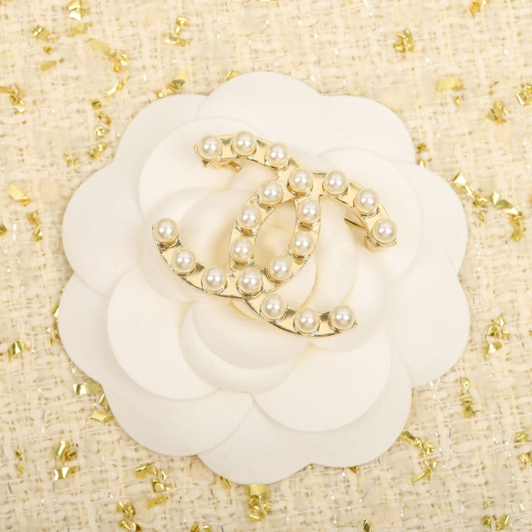 CHEN Brooch Statement | Timeless Charm, Effortless Style