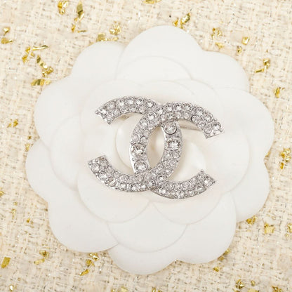 CHEN Brooch Grace | The Art of Sophisticated Adornment