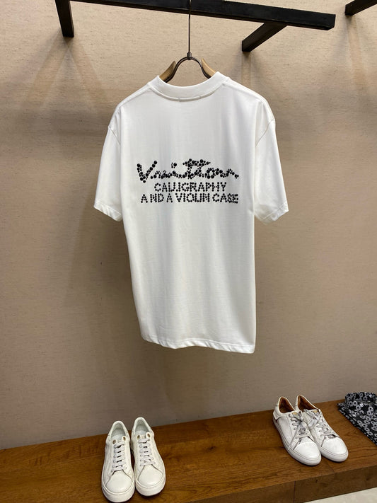 1V T-Shirt Modern | Fashion-Forward Appeal