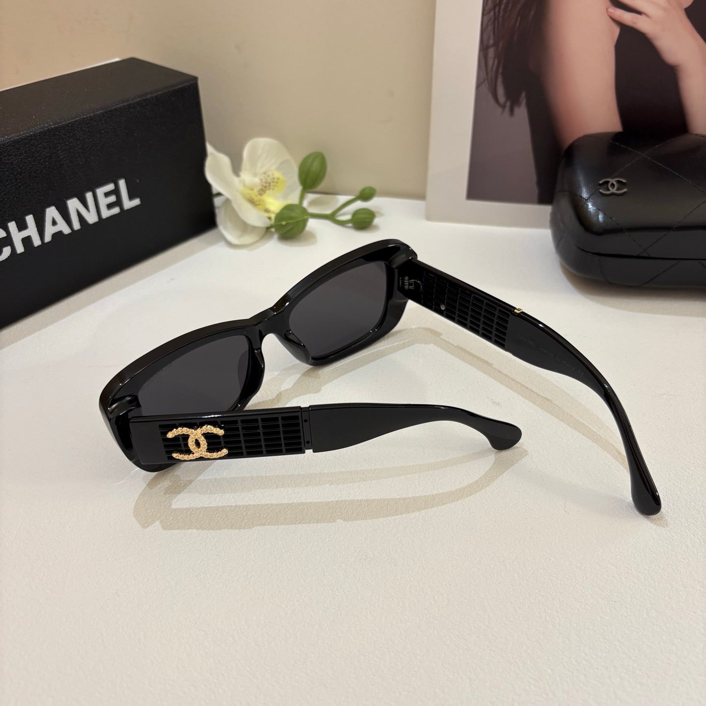 CHAN 25SS Minimalist Shades: High-End Simplicity