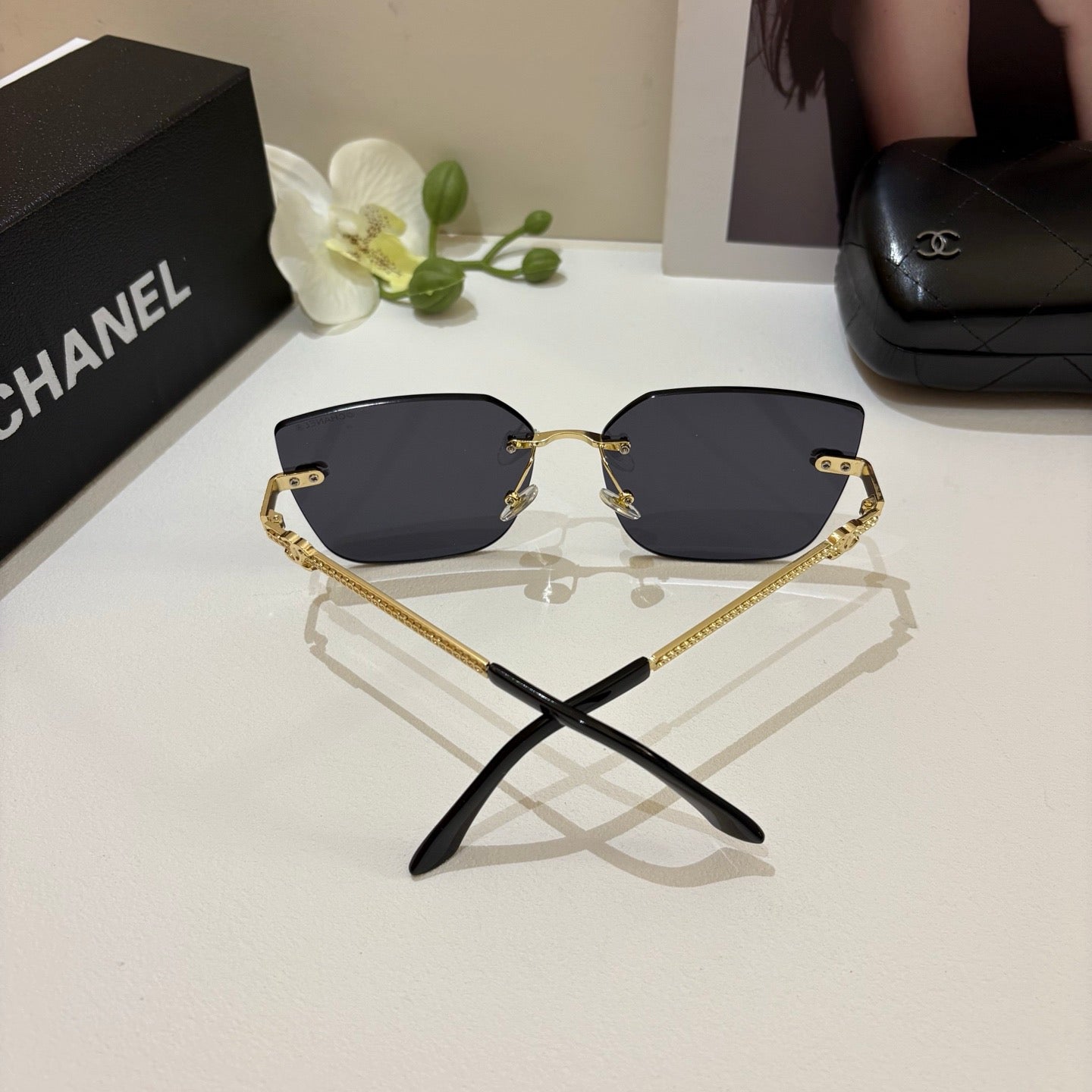 CHAN Feminine Square Frames: Luxe Sophistication