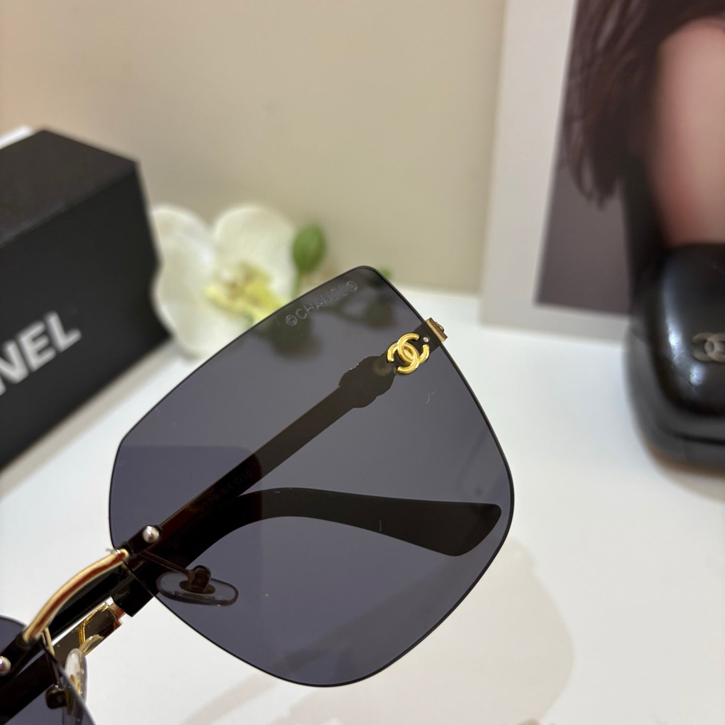 CHAN Feminine Square Frames: Luxe Sophistication