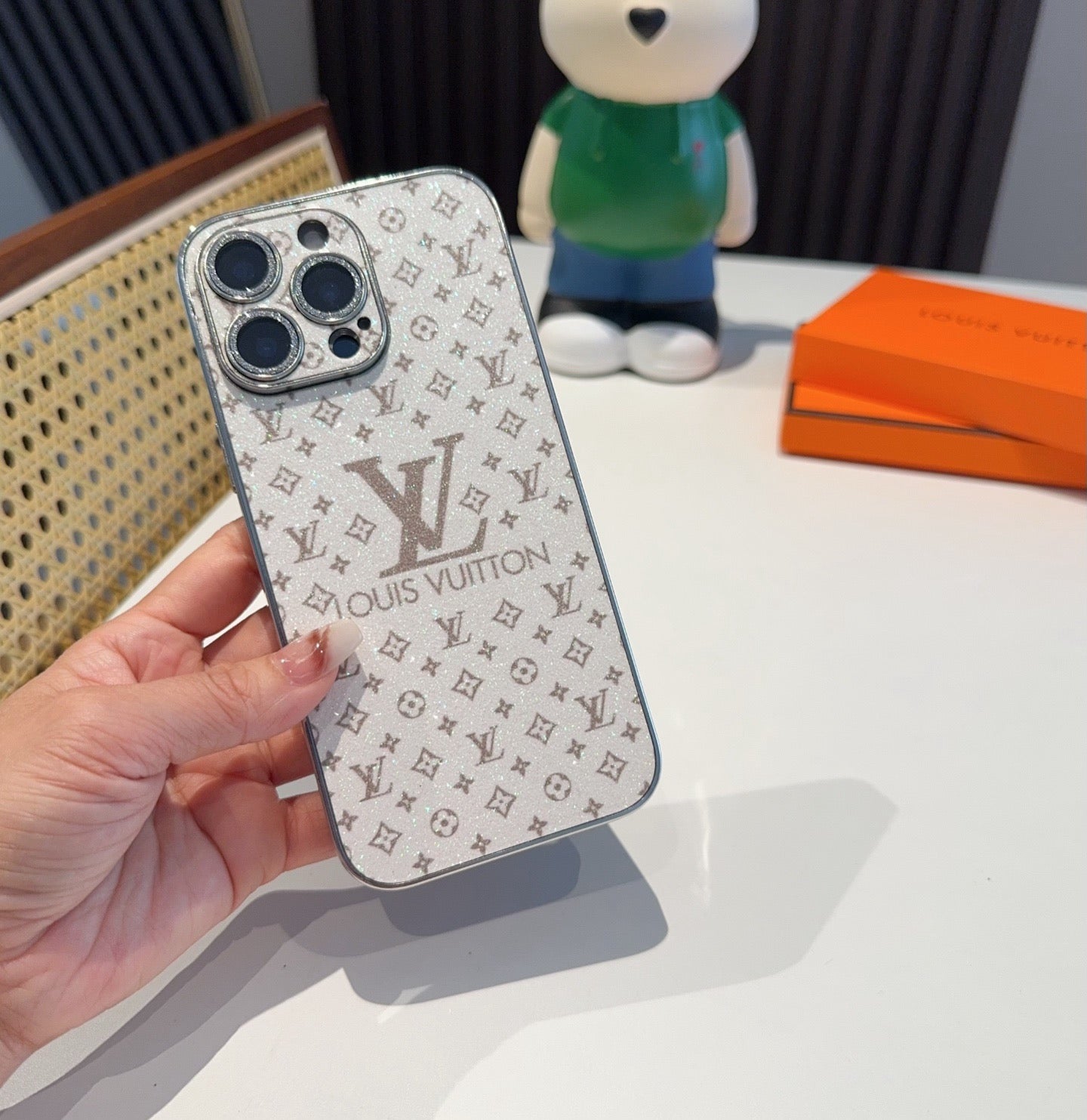 1V 25SS Glam Marble Phone Case: Premium Shine