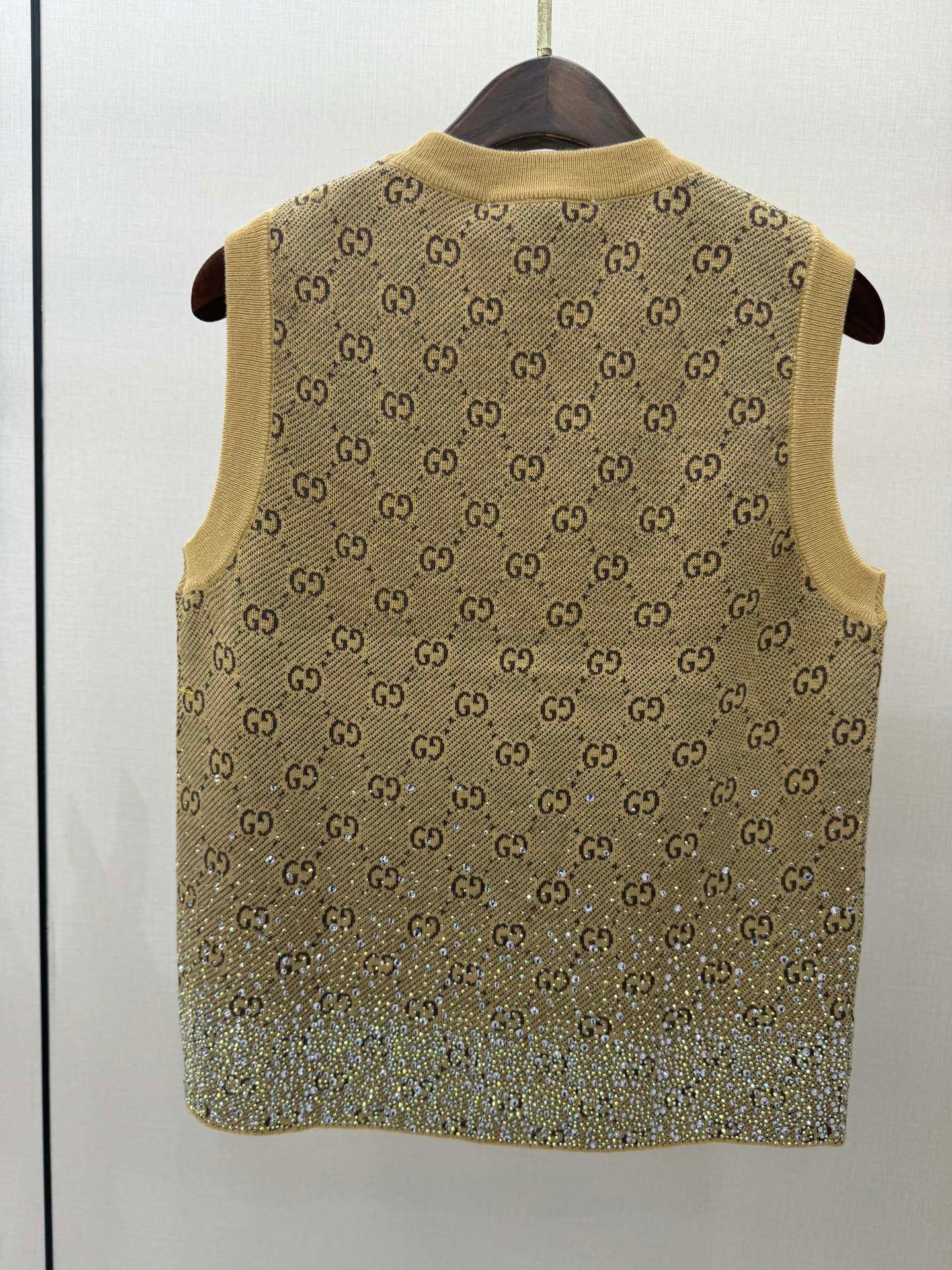 GUC Retro Glitz Sleeveless Top in Fine Kni