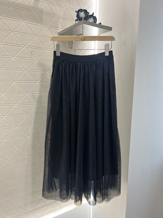 DIO 25SS Bold High-Quality Skirt with Luxe Touch