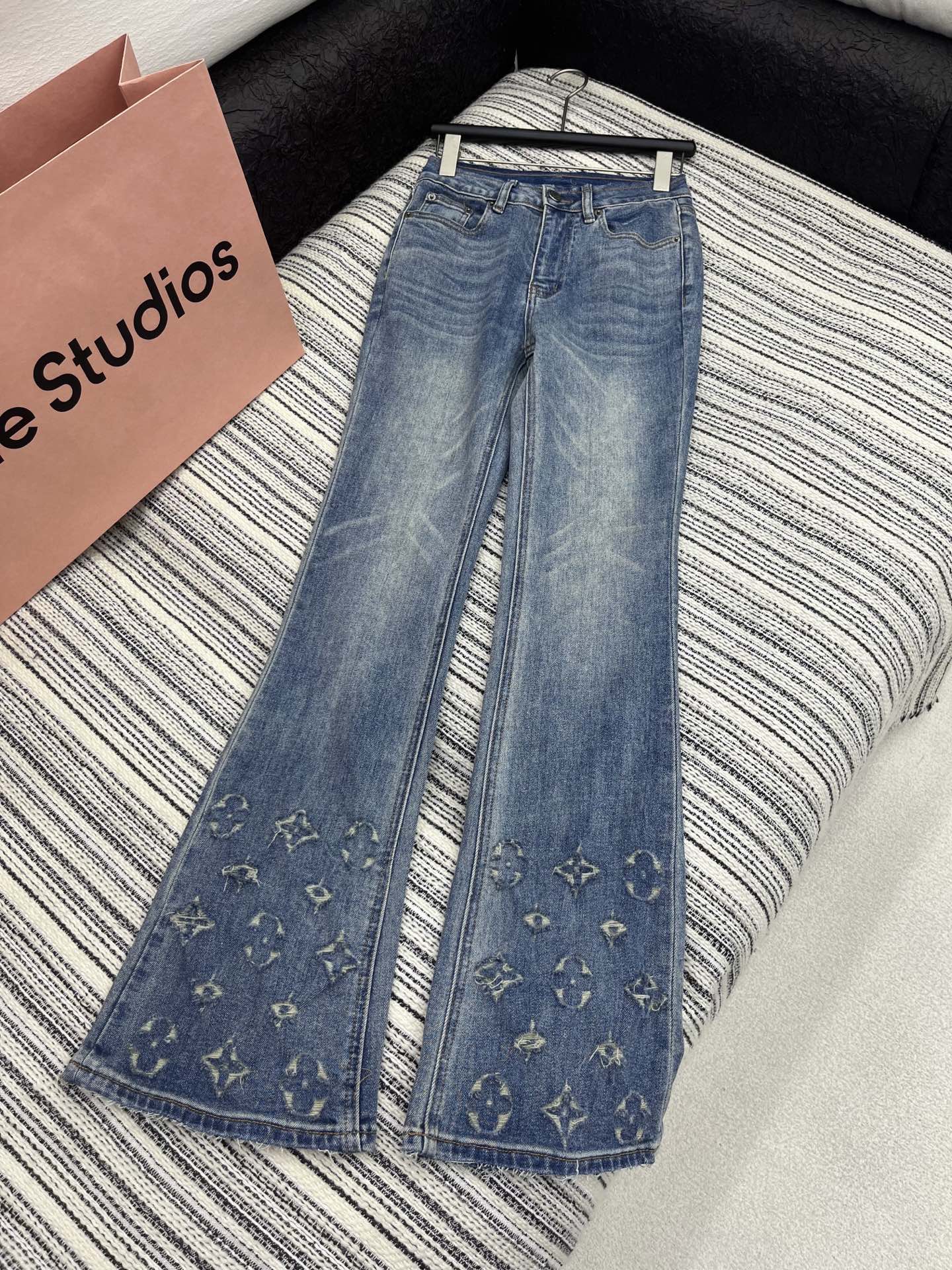 YY-Flared Jacquard Jeans