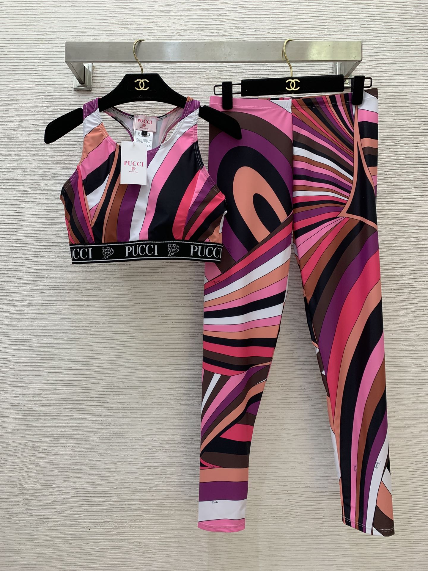 25SS Bold Yoga Set in Luxe Breathable Material