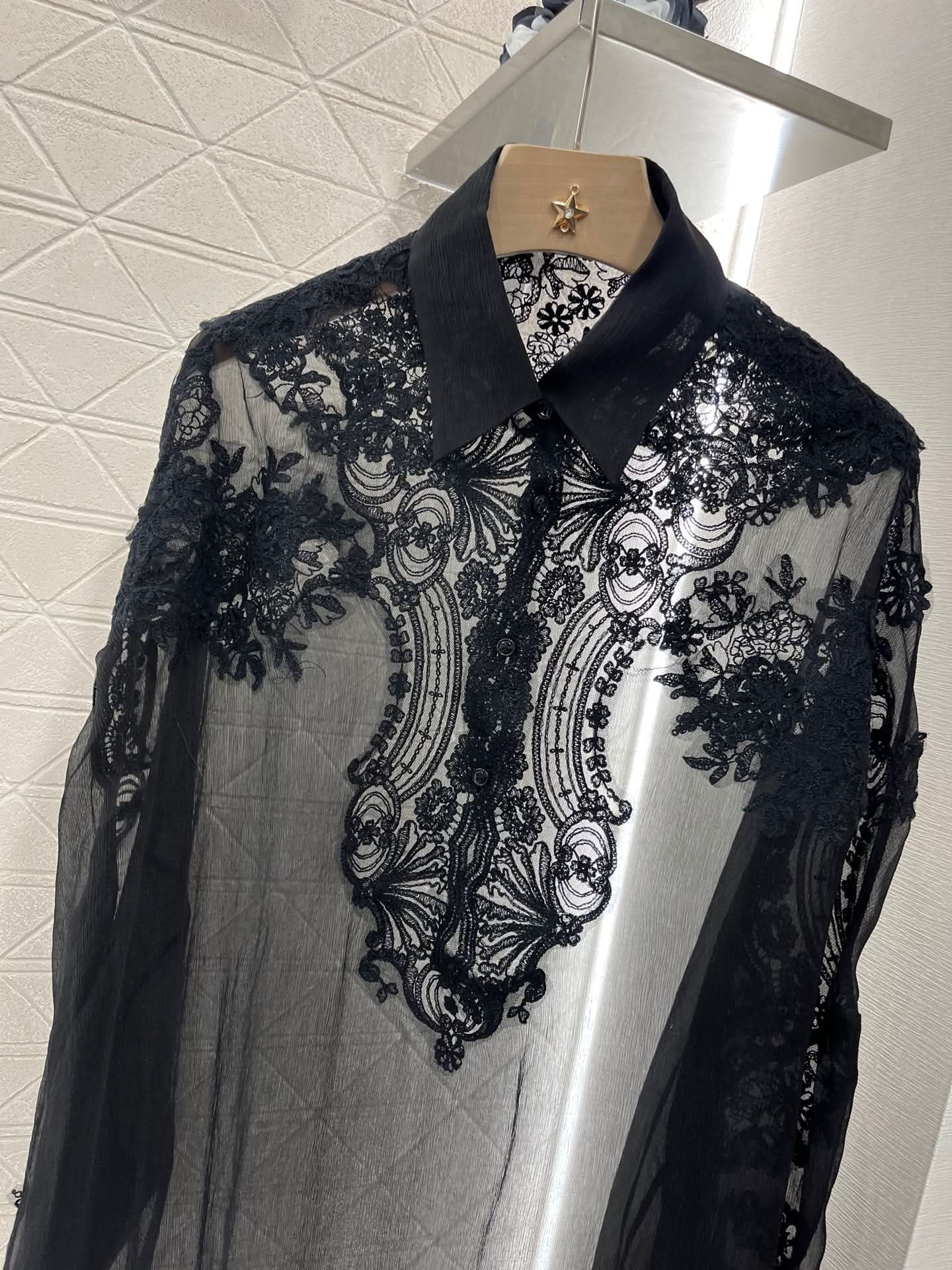 YY-Embroidered Lace Pointed Collar Silk Long Shirt