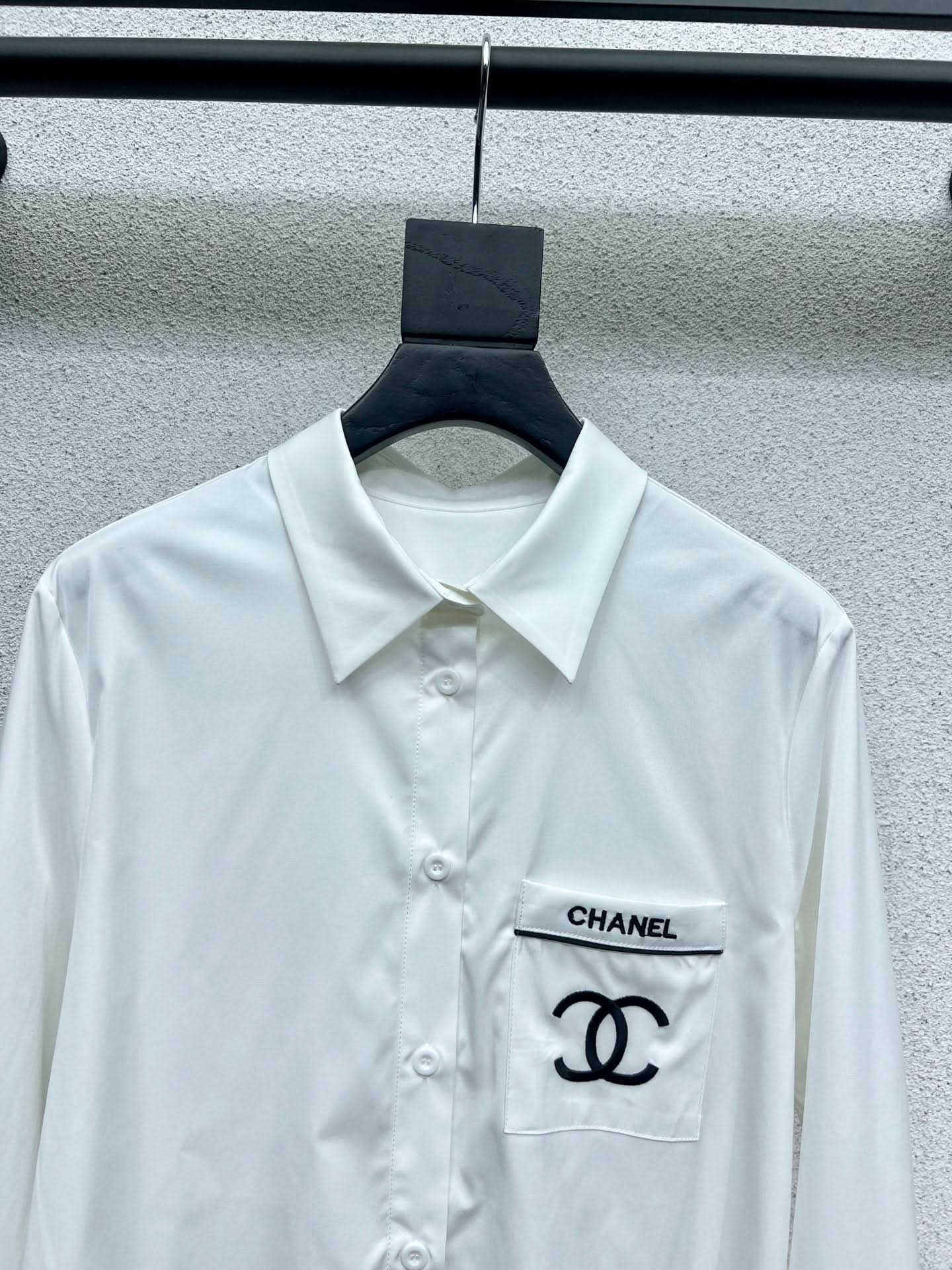 YY-Embroidered Letter Shirt