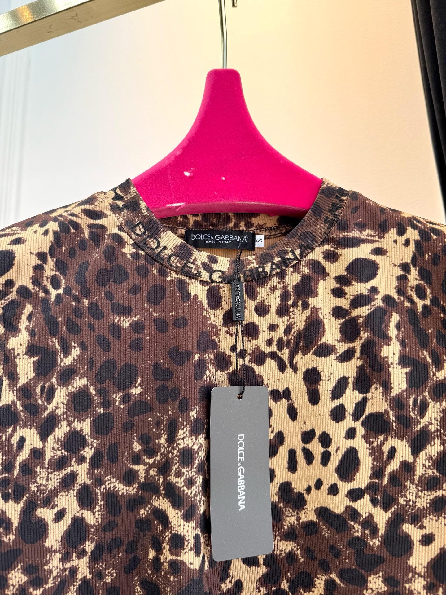 DG 25SS Wild Leopard Tee in Luxe Stretch Cotton