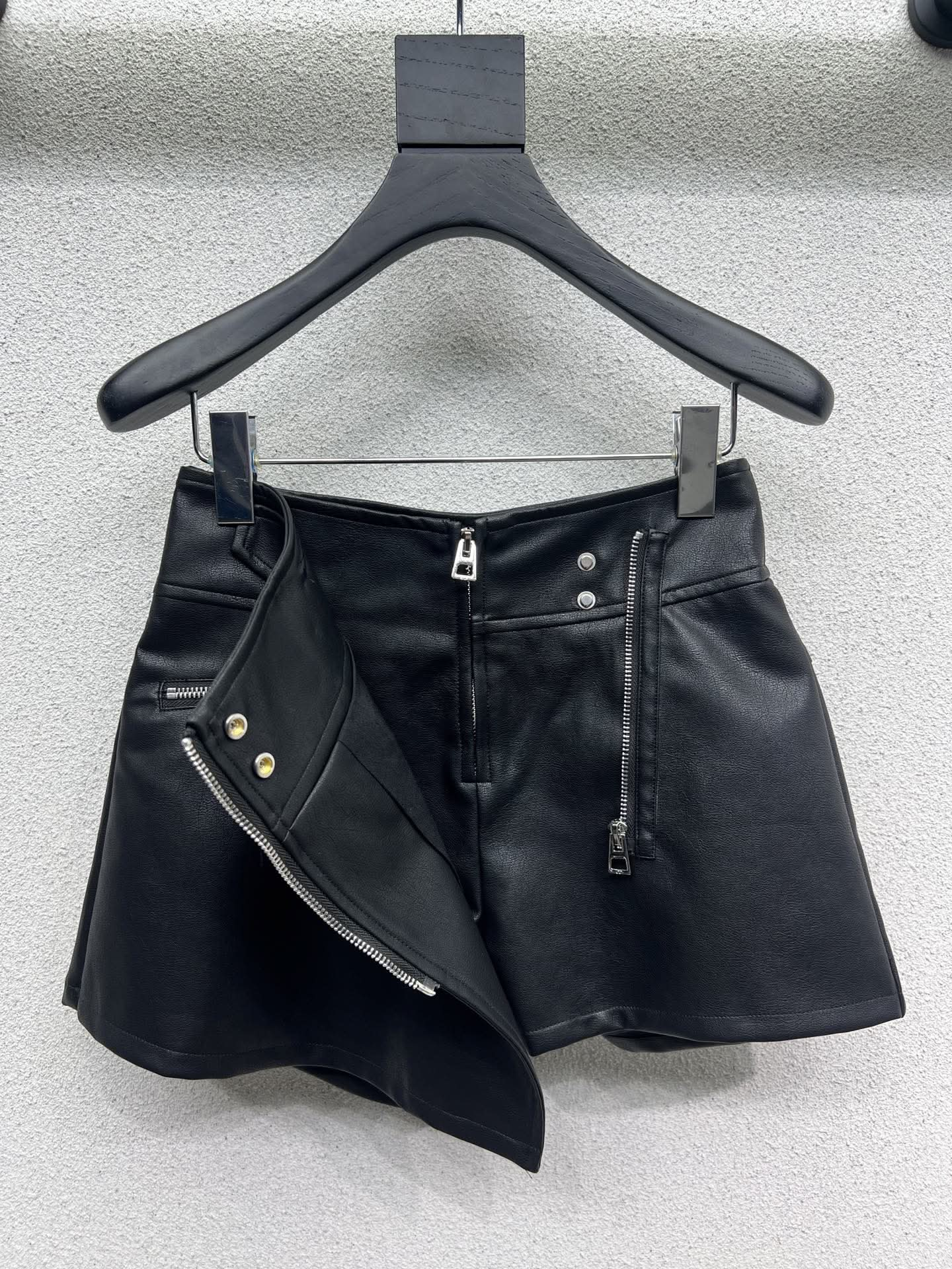 YY-Leather Short Skirt