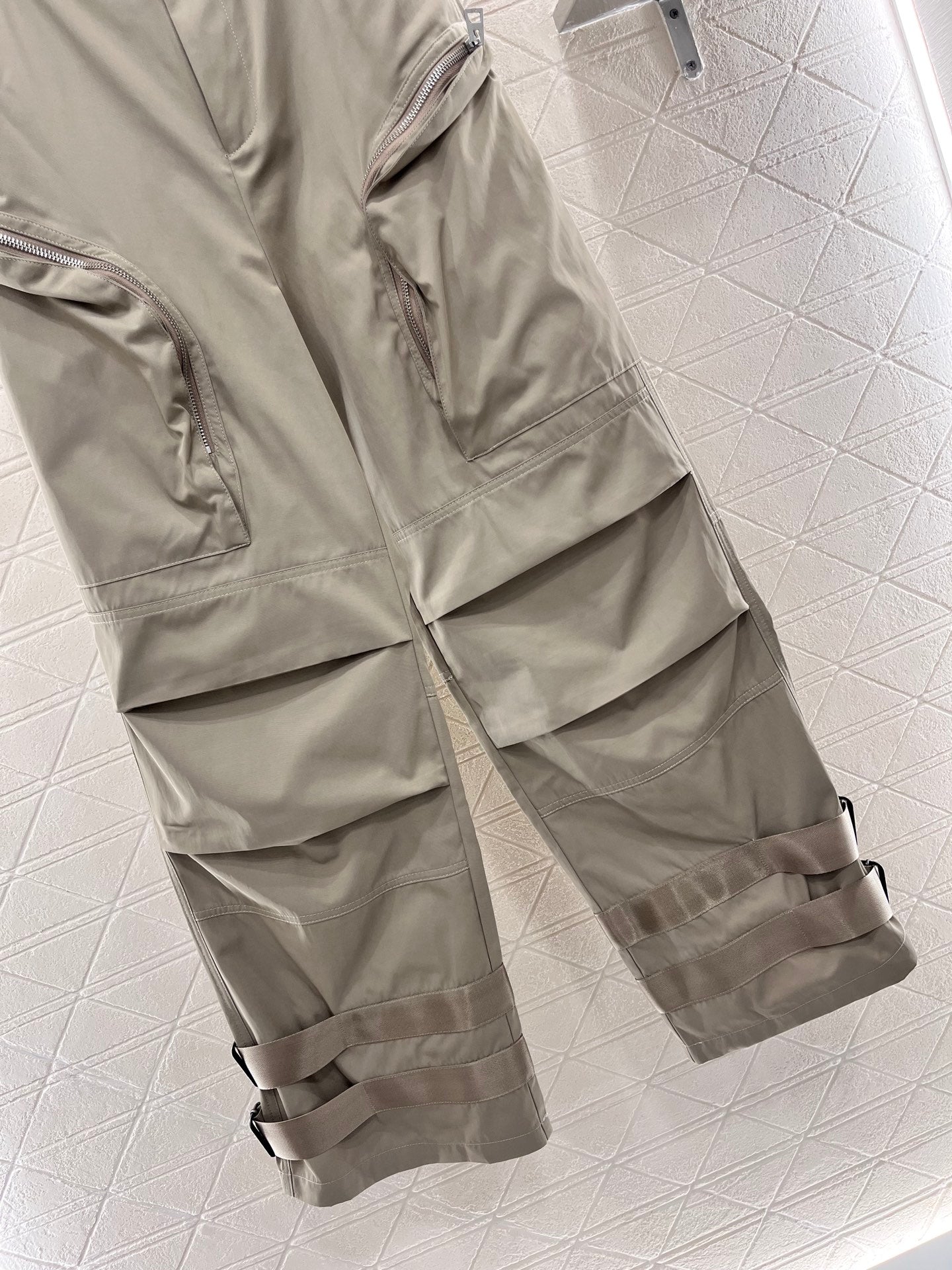 DIO 25SS Elegant Satin Pants in Luxe Material