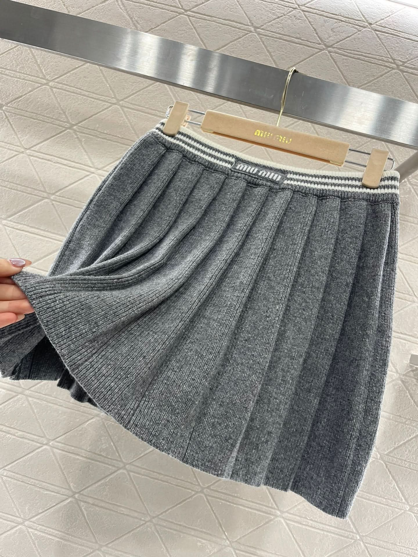 YY-Knit Pleated Skirt