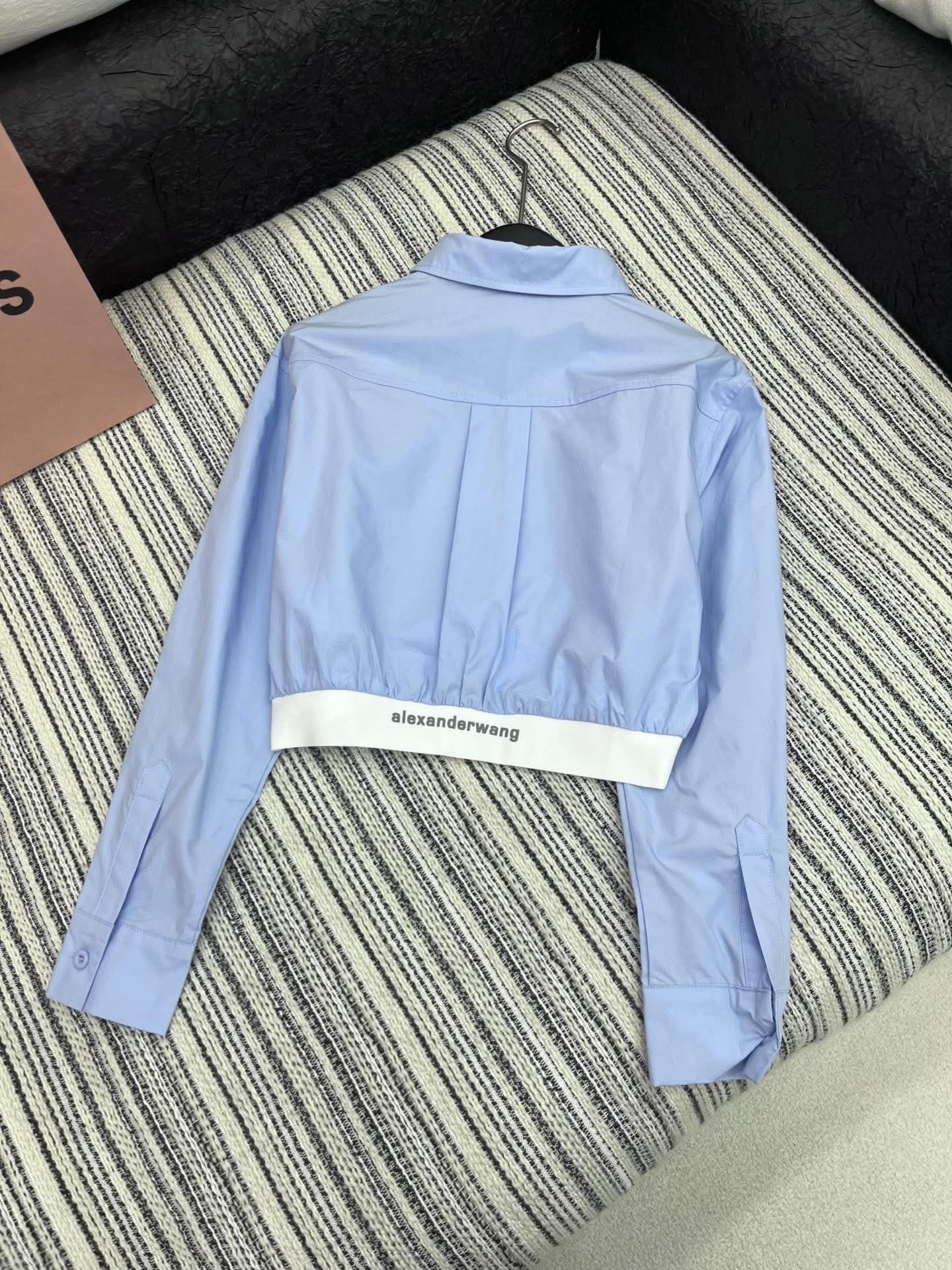 YY-fashionable minimalist shirt