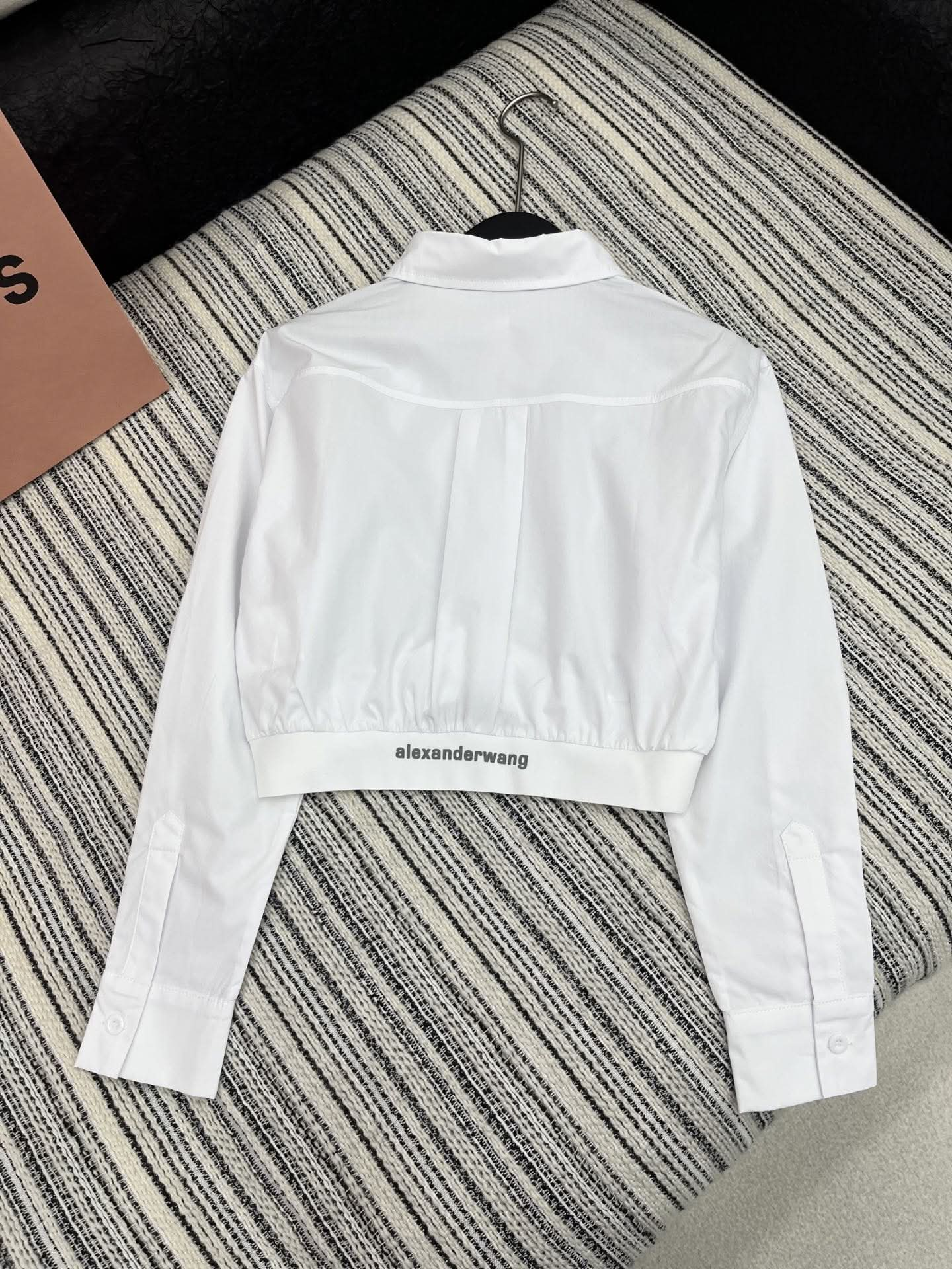 YY-fashionable minimalist shirt