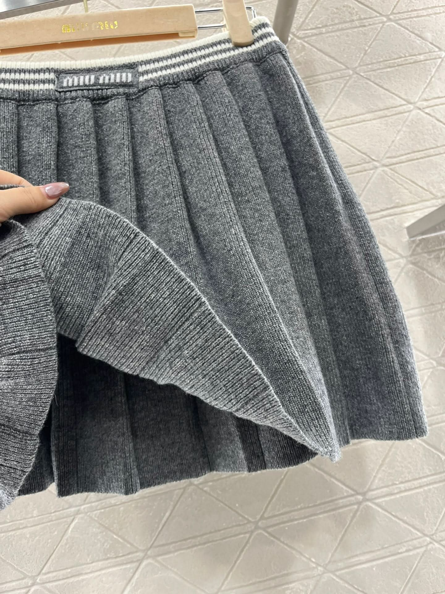 YY-Knit Pleated Skirt