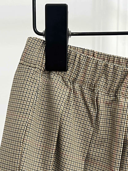 MM 25SS Retro Plaid Pleated Skirt: Premium Emblem Charm