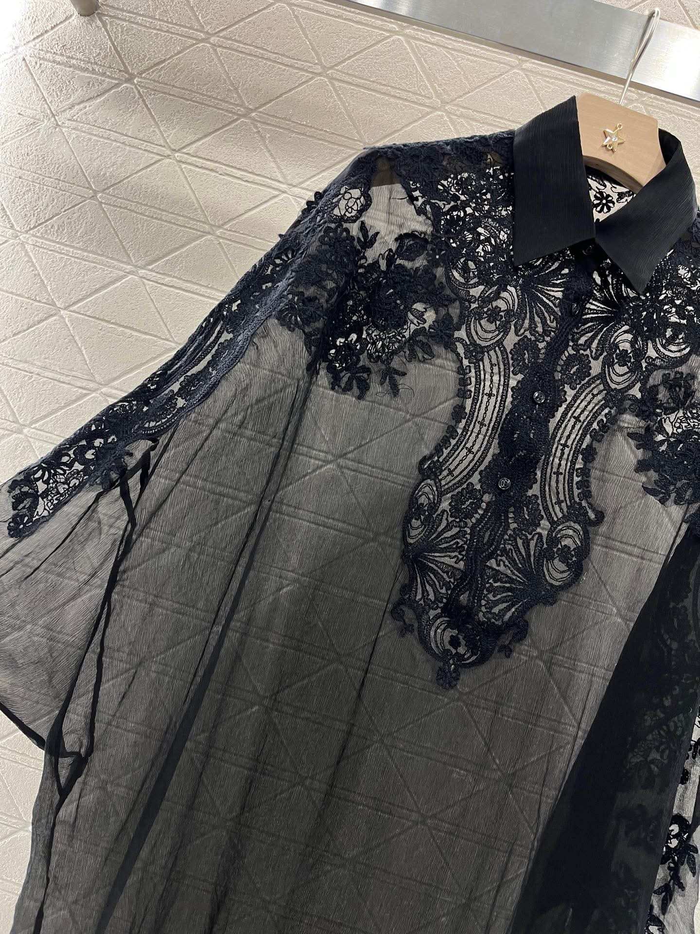 YY-Embroidered Lace Pointed Collar Silk Long Shirt