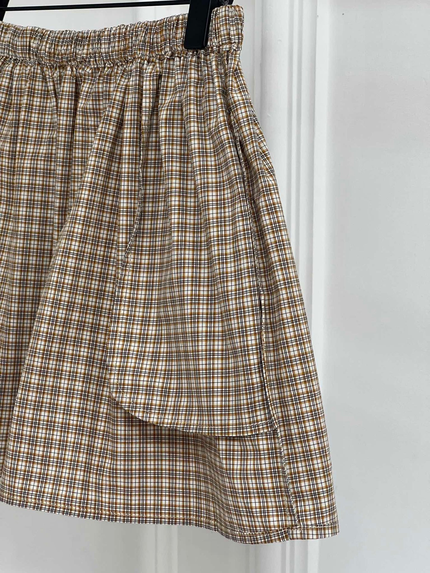 MM 25SS Elegant Plaid Mini Skirt – Timeless Appeal