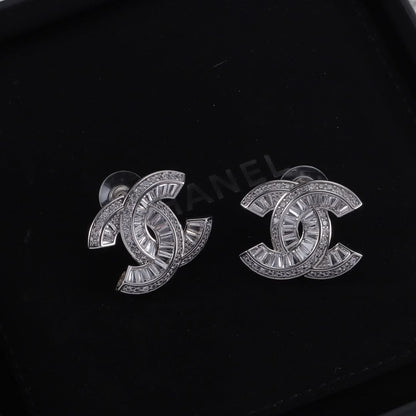 New spiral diamond earrings