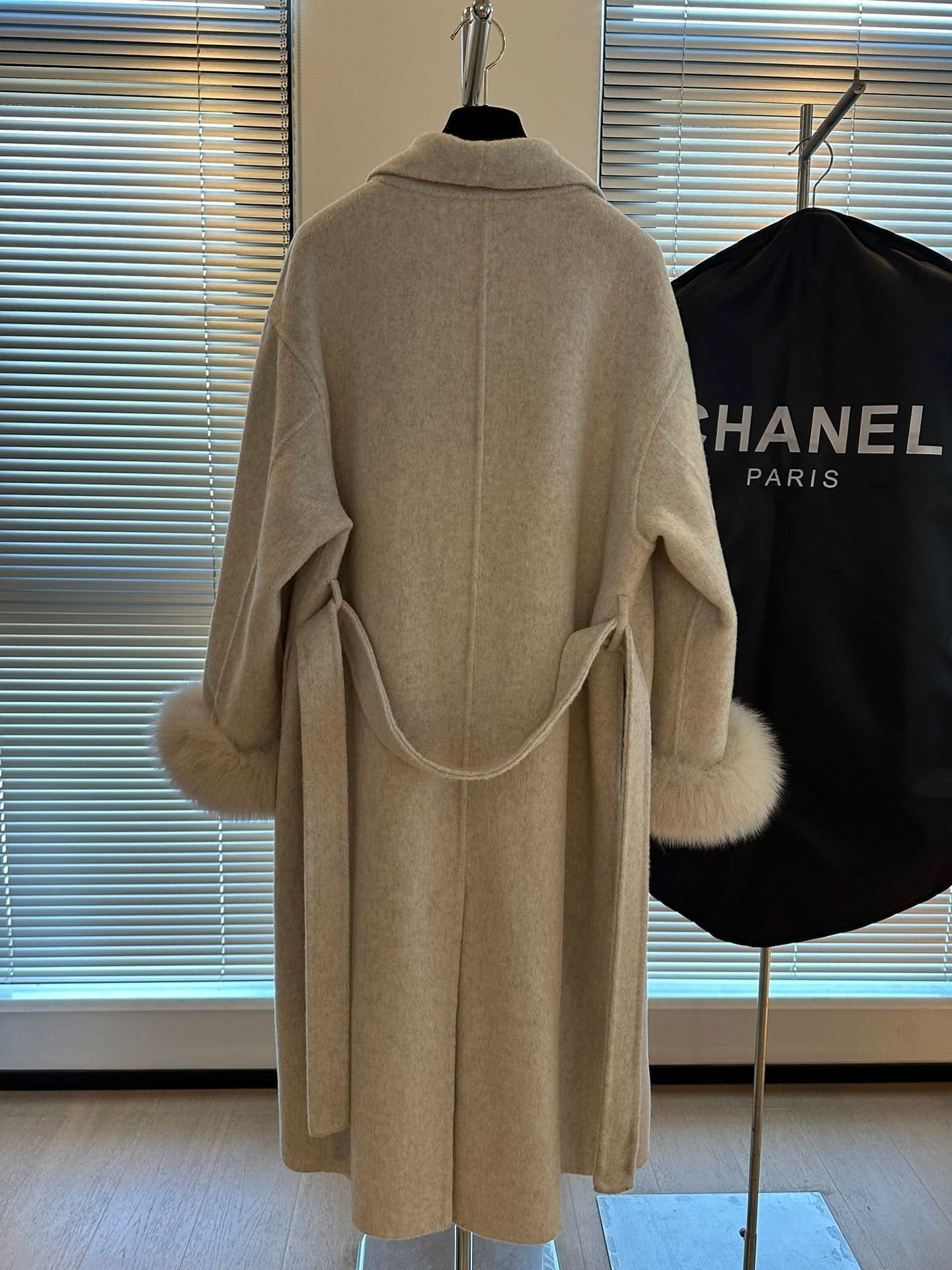 New Cashmere Fox Fur Lapel Coat