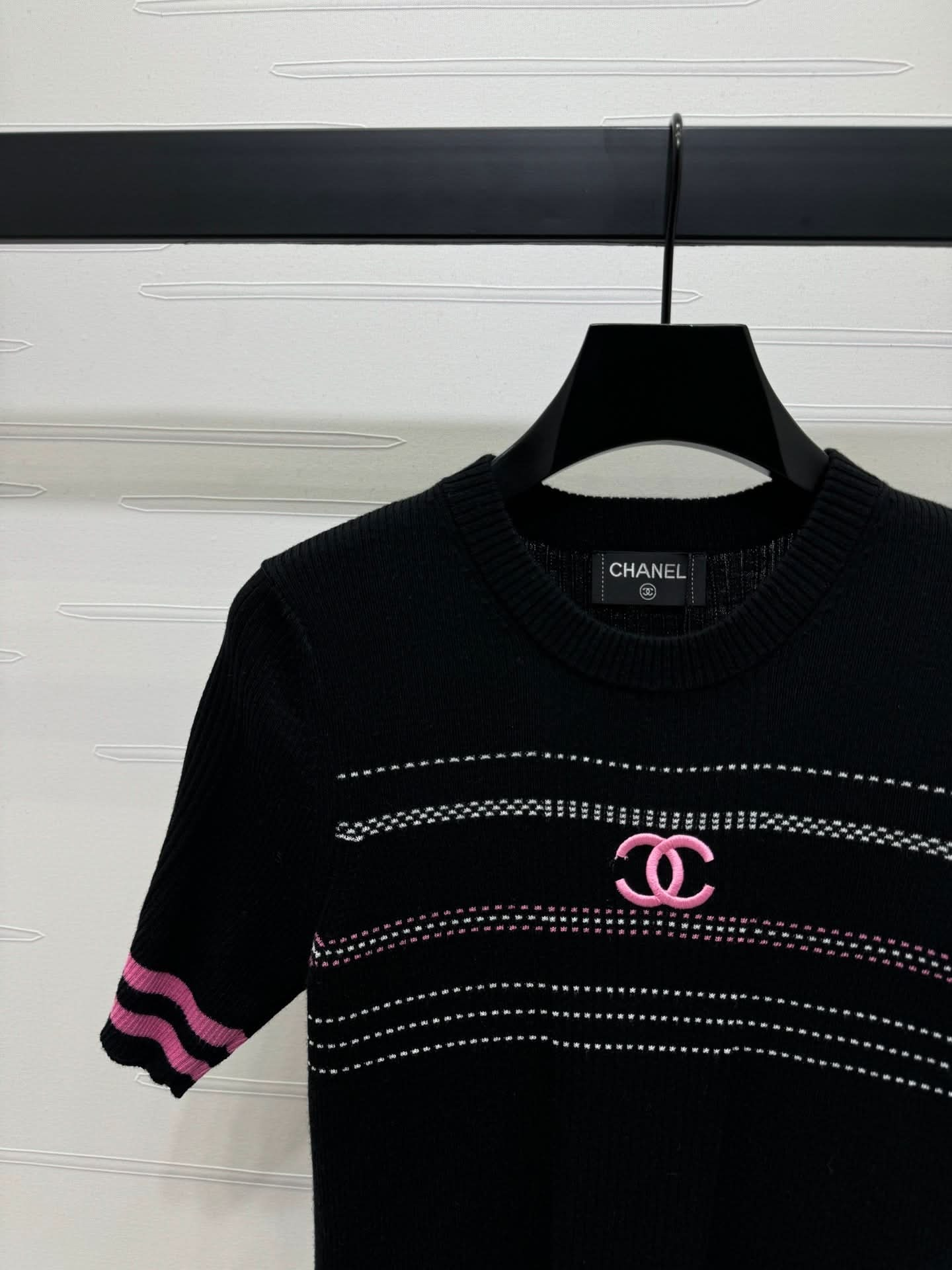 Chan*l Early Spring Vertical Stripe Double C Embroidery Knitted Short Sleeve